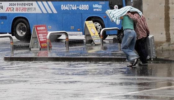 [오늘의 날씨] 제주(27일, 일)…산지·남부 가끔비 