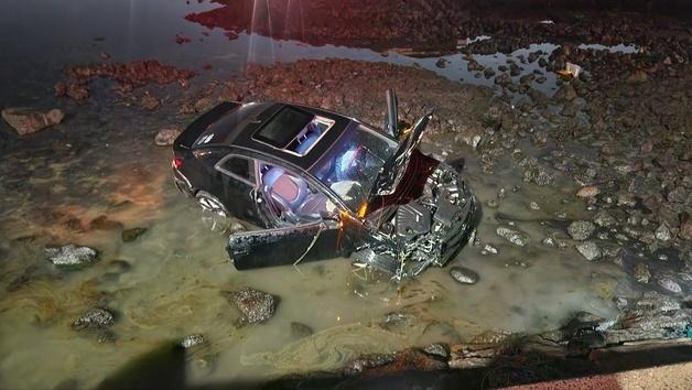제주 해안도로서 추락한 승용차…20대 운전자 '음주운전' 입건(종합)