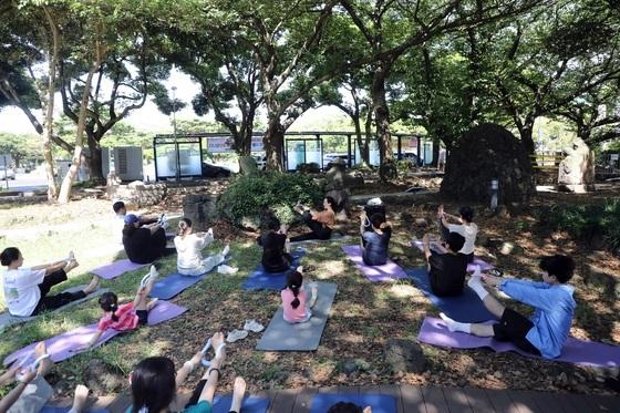 [오늘의 날씨] 제주(6일, 일)…대체로 맑음·낮 최고 33도