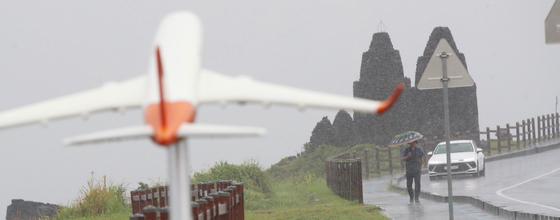 [오늘의 날씨] 제주(4일, 토)…강한 비바람 주의, 많은 곳 150㎜ 이상