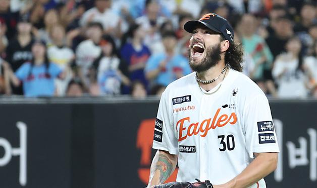 한화 폰세, KBO 역대 최소경기 200K 기록
