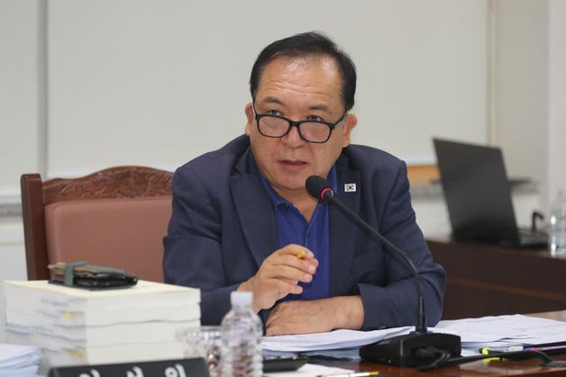 "여성스러운 가녀린 몸으로…" 공무원에 부적절 발언한 제주도의원