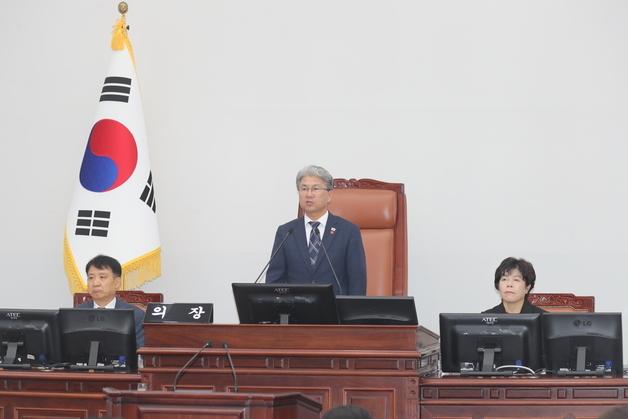 이정엽 의원 공무원 성희롱 논란에 제주도의장 "성인지 교육 강화"