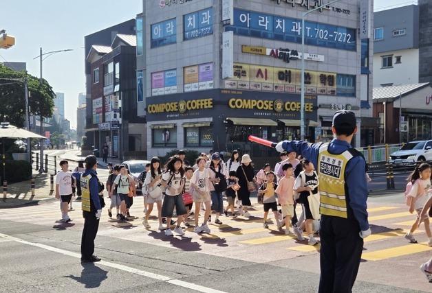 제주자치경찰, 등·하굣길 안전 활동…아동 관련범죄 신고 즉시 출동