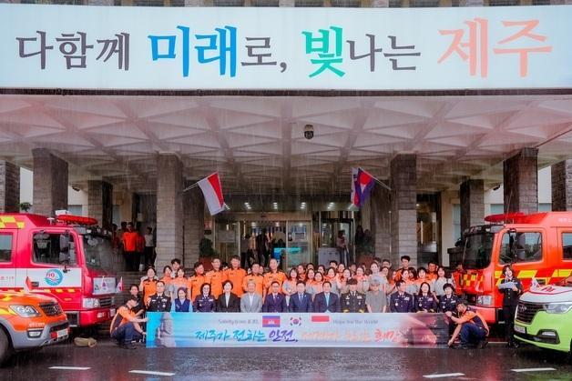제주 소방차들의 두번째 사명…인니·캄보디아에 8대 무상 지원