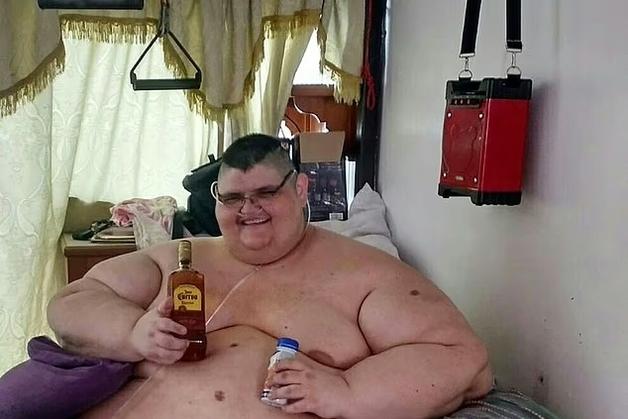 체중 600㎏서 400㎏ 뺀 '세계 최고 뚱뚱남'…신장 감염 합병증 41세 사망