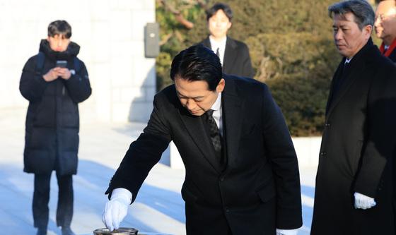 분향하는 장동혁 국민의힘 대표