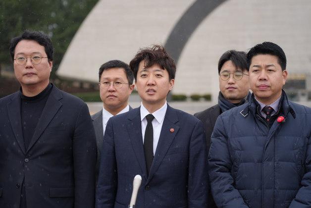 이준석 "기초의원 세자리 당선자 내야…국힘과 강한 경쟁"