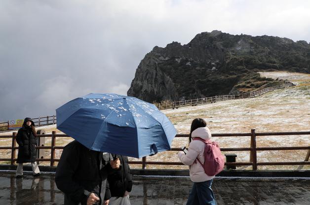 [오늘의 날씨] 제주(7일, 토)…밤부터 시간당 1~3㎝ 폭설