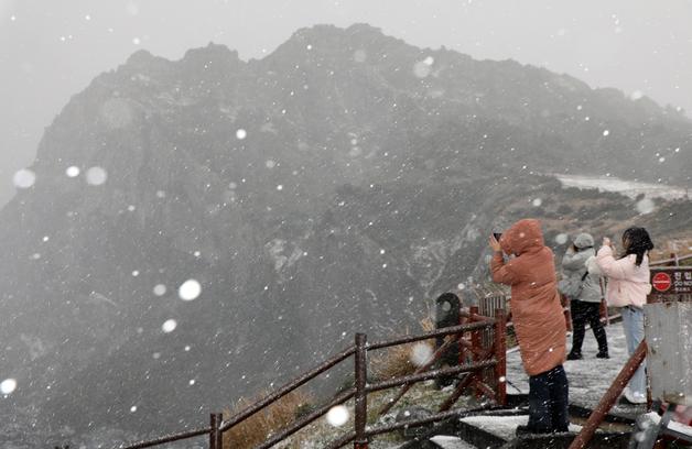 제주도 기온 뚝↓…"23일까지 강풍·풍랑…해안지역 눈 소식도"