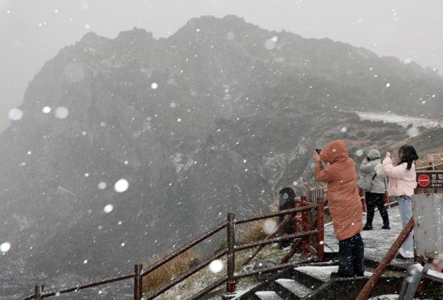 제주도 기온 뚝↓…"23일까지 강풍·풍랑…해안지역 눈 소식도"