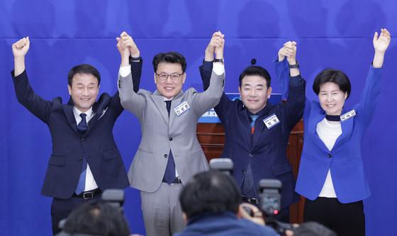 손잡은 민주당 원내대표 후보들