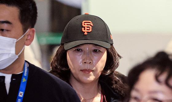 김경, 도피 의혹 11일 만에 귀국