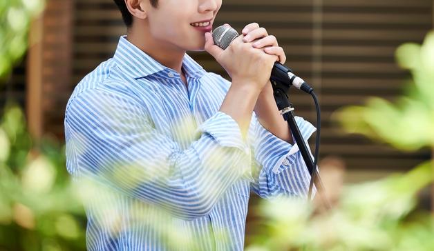"이혼 서류만 남았다더니"…축가 가수, 대행사 대표와 사귀다 상간남 신세