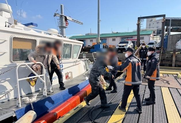 조업 중 선원 구토 증상…서귀포해경, 긴급이송