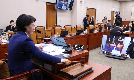 與 주도 통과되는 종합특검법