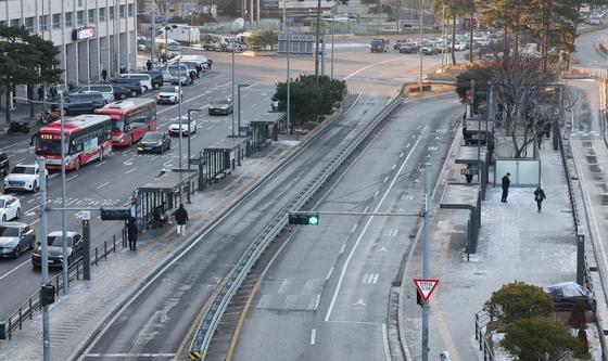버스파업에 텅빈 버스환승센터