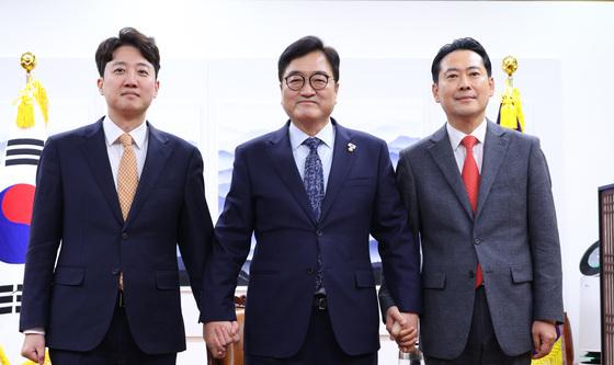 의장실 찾은 장동혁·이준석