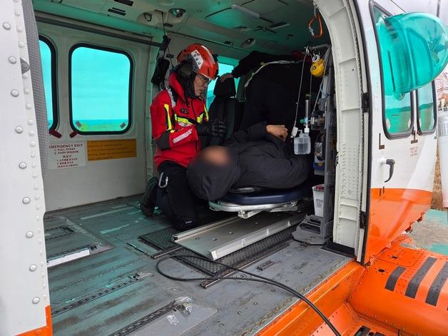 '초속 25m' 강풍 뚫고…제주 마라도서 뇌경색 환자 헬기 이송