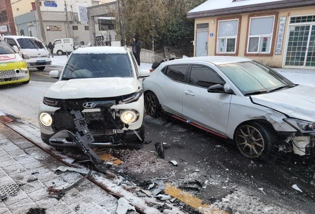 제주 한라산에 최대 26㎝ '눈'…13명 다치고 도로 곳곳 통제(종합2보)
