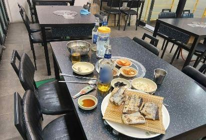 상습 무전취식 60대, 식당서 마주친 경찰에 붙잡혀…"3개월째 수배 중" 