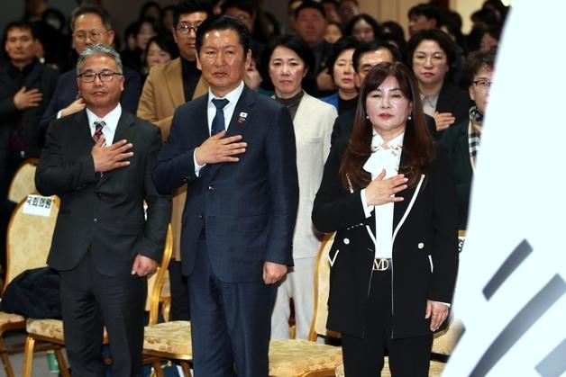 이해찬 전 총리 별세 전, 정청래 대표 "베트남행 고민 중"