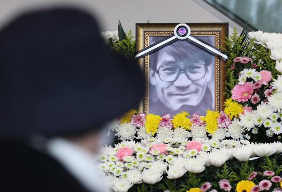 "故 안성기, 아파트 관리실 직원까지 호텔 초대해 매년 식사 대접"