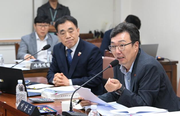 제주 제2공항 갈등조정기구 운영방식 '오락가락'…"혼란드려 죄송"