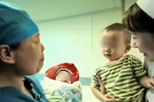 "60세에 딸 낳았다"…58세에 아들 출산한 여성, 2년 만에 둘째 순산