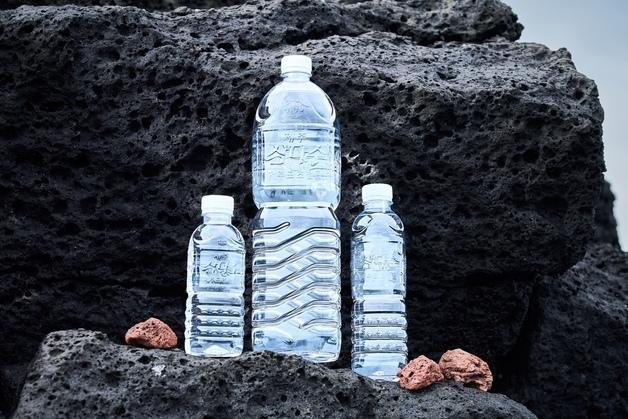 '국민 생수' 제주삼다수, 탄산수 시장 뛰어든다…"2028년 출시"