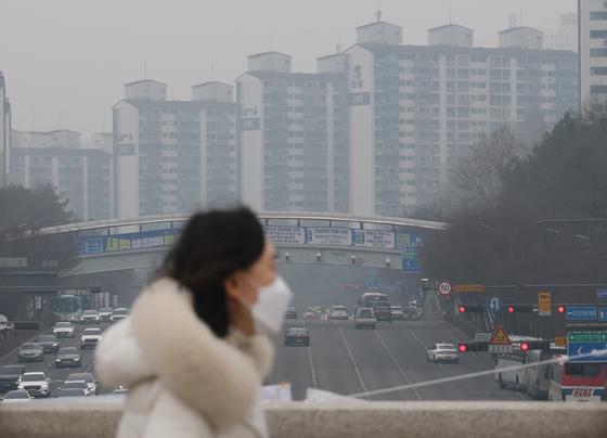 낮 최고 17도 '포근한' 설 귀성길…짙은 안개·미세먼지 '주의'