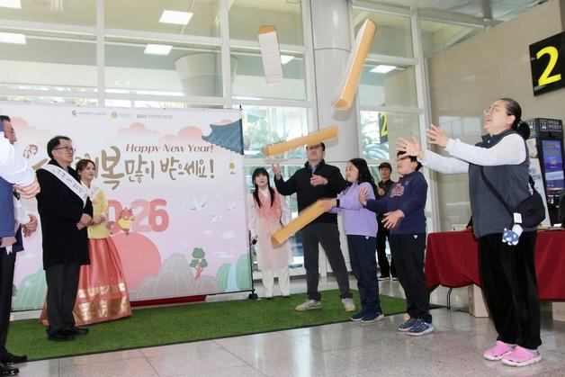 "연휴, 제주 어디로 가볼까" 민속놀이·말타기 경주·할인 이벤트 등