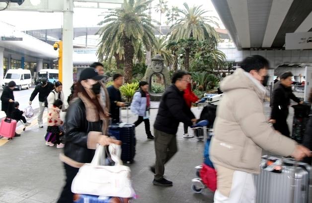춘절 연휴도 시작…중국인 관광객 3만4900명 제주로 온다