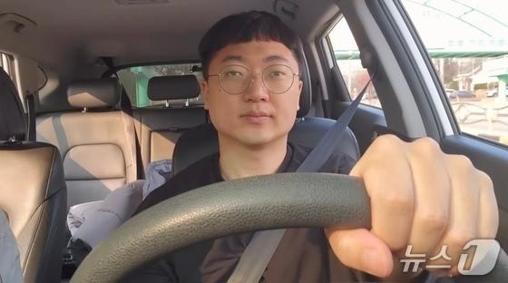 "충주맨은 면직의 교과서, 2월말 선택한 이유 있다"…한 공무원의 '뼈 조언'