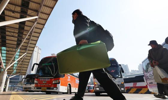 '고향의 정' 가득 담고 집으로