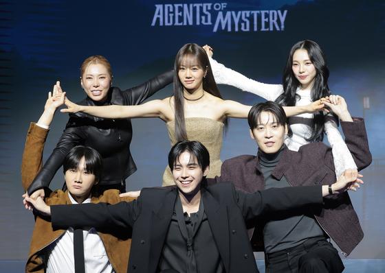 김도훈, 공개석상서 카리나 손 만지작? "내 손가락 가려워 긁은 것" 해명