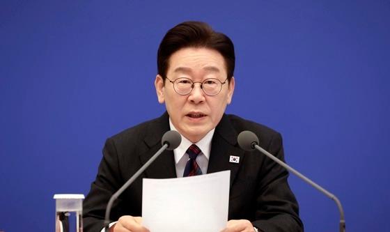 국무회의 발언하는 이재명 대통령