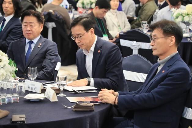 오영훈·문대림·위성곤, 민주 제주지사 경선 경쟁 본격화