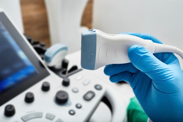 가슴 답답해 병원 간 70대 할아버지 '자궁 내 초기 임신' 진단 발칵