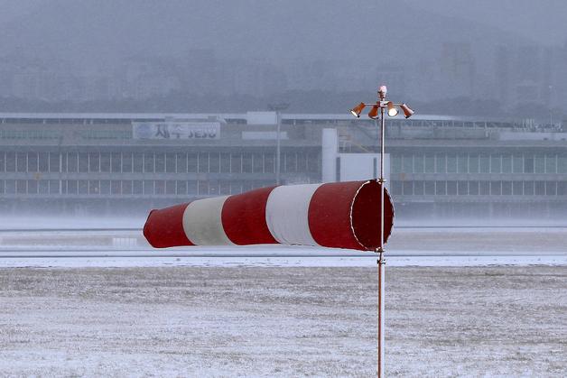 [오늘의 날씨] 제주(9일, 월)…초속 20m 안팎 강풍 주의