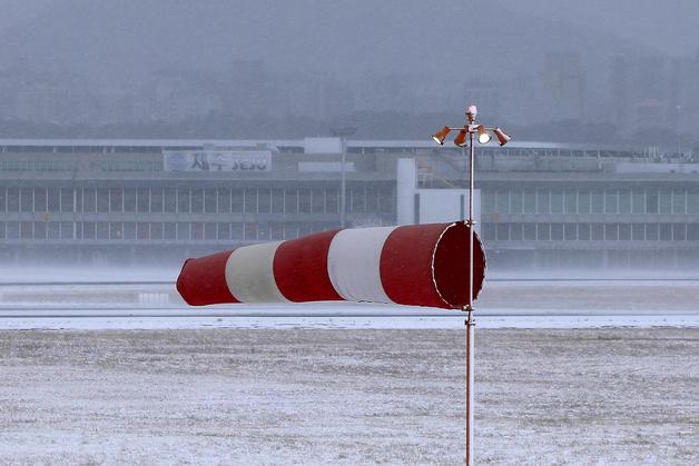 [오늘의 날씨] 제주(9일, 월)…초속 20m 안팎 강풍 주의