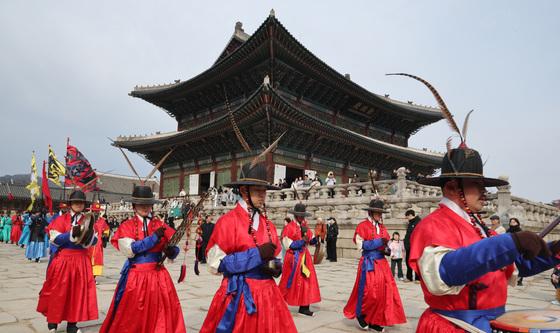 경복궁서 재현되는 조선시대 순라군 순찰