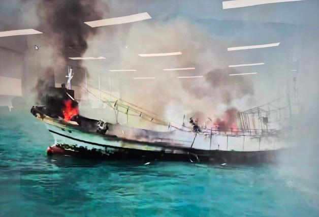 제주 차귀도 어선 화재 진압 중…"한국인 선원 2명 탈출 못한 듯"