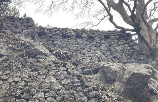 사진에만 남아있던 제주성 원형 일부 첫 확인…방어용 시설 발견
