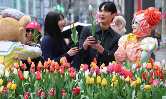 '봄꽃 핫플' 에버랜드에서 만나요