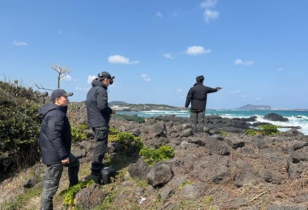 제주해경 "북부 해안, 마약 차 봉지 집중 수색"
