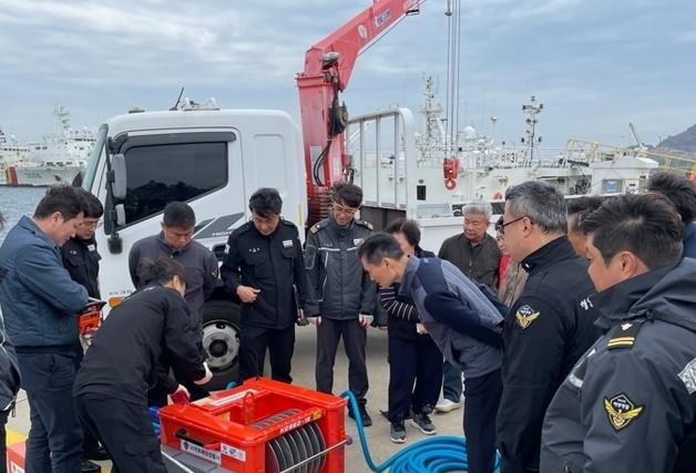 서귀포해경, 해상 오염 방제 '로봇형 유회수기' 도입