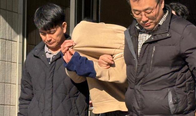 배민 개인정보 빼내 '보복대행 테러' 지휘 총책, 영장실질심사 출석