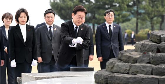 李대통령, 제주 4·3 평화공원 참배…"국가폭력 민형사 시효 폐기"
