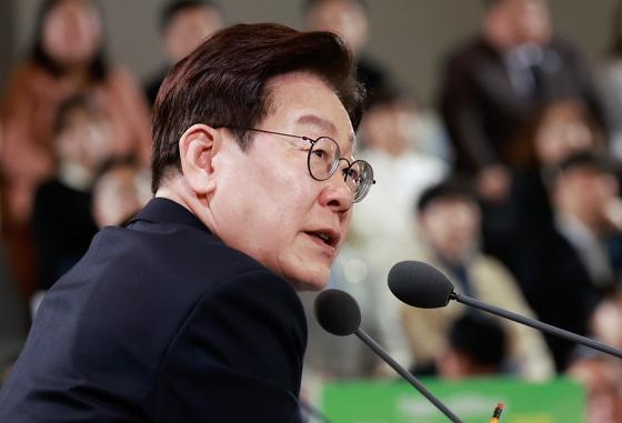 李대통령, 막스 베버 언급하며 "잘하기 경쟁해야…정치 정상화 중요"